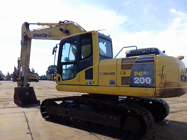 KOMATSU PC200-8 2013