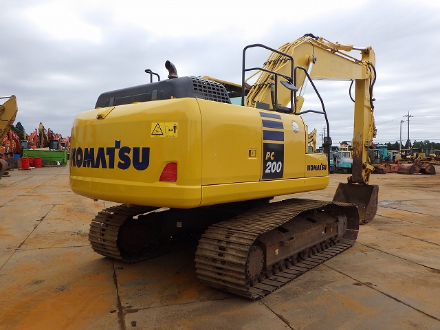 KOMATSU PC200-10 2015