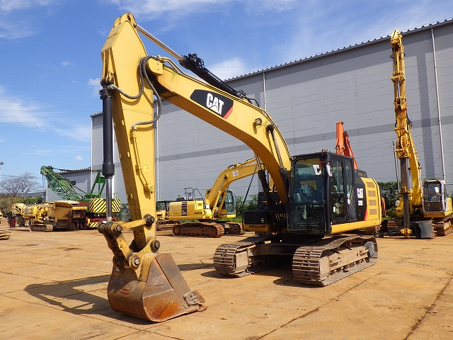 CATERPILLAR 320E 2015